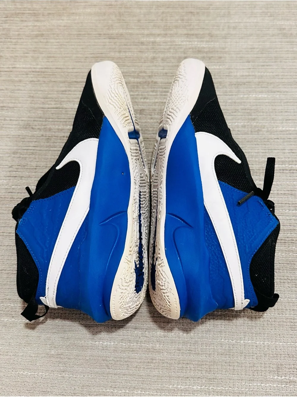 Nike Team Hustle D 10 GS Black Game Royal Blue Youth Sz 5.5Y EUR 38 CW6735-010